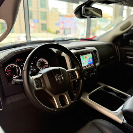 DODGE Ram 5.7 V8 32V 4P HEMI LARAMIE NIGHT EDITION 4X4 AUTOMTICO, Foto 2