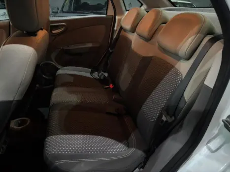 FIAT Grand Siena 1.6 16V 4P FLEX ESSENCE DUALOGIC AUTOMATIZADO, Foto 12