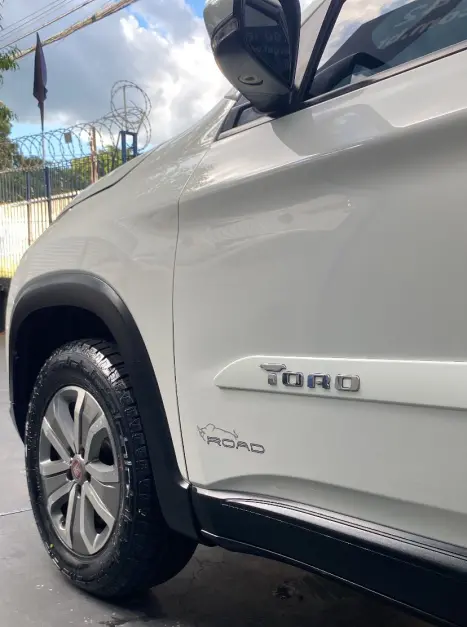 FIAT Toro 1.8 16V 4P FLEX FREEDOM AUTOM�TICO, Foto 2