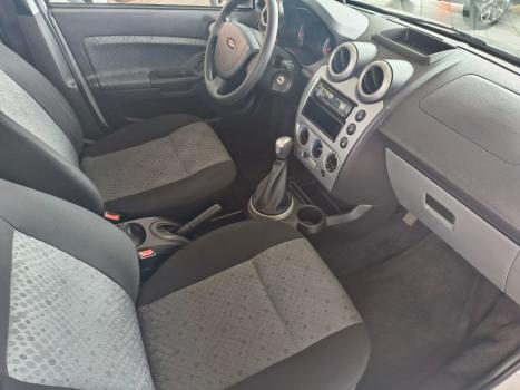 FORD Fiesta Hatch 1.6, Foto 10