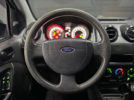 FORD Fiesta Hatch 1.6, Foto 6