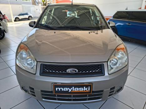 FORD Fiesta Hatch 1.6 4P, Foto 2