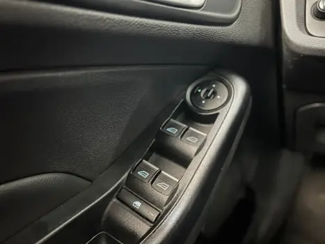 FORD Fiesta Hatch 1.6 4P FLEX TITANIUM POWERSHIFT AUTOM�TICO, Foto 7