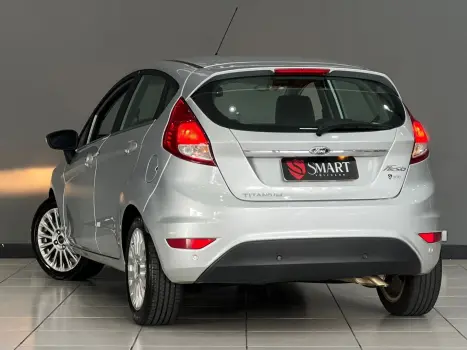 FORD Fiesta Hatch 1.6 4P FLEX TITANIUM POWERSHIFT AUTOM�TICO, Foto 12