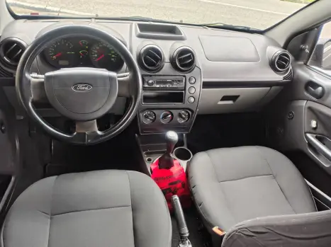 FORD Fiesta Hatch 1.6 4P ROCAM FLEX, Foto 2