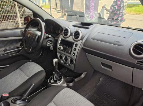 FORD Fiesta Hatch 1.6 4P, Foto 2