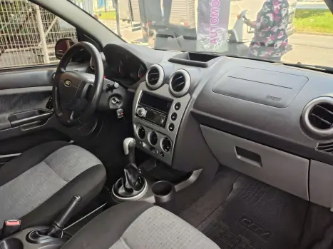 FORD Fiesta Hatch 1.6 4P, Foto 3