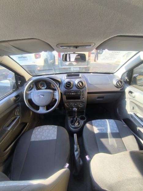 FORD Fiesta Hatch 1.6, Foto 2