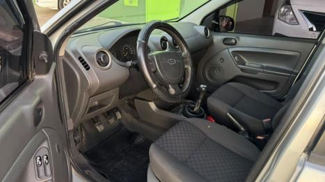 FORD Fiesta Hatch 1.6, Foto 6