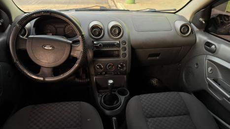 FORD Fiesta Hatch 1.6, Foto 7