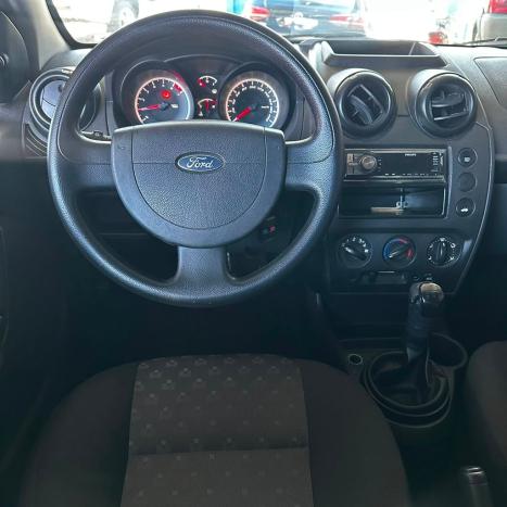 FORD Fiesta Hatch 1.6 4P, Foto 6