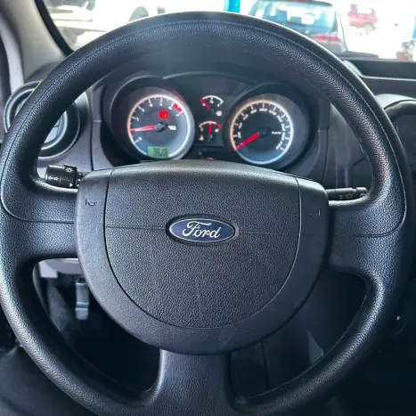 FORD Fiesta Hatch 1.6 4P, Foto 16