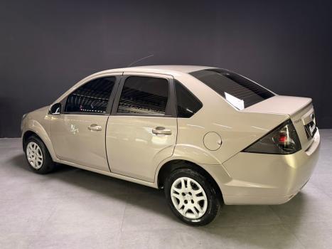 FORD Fiesta Sedan 1.6 4P ROCAM FLEX, Foto 2