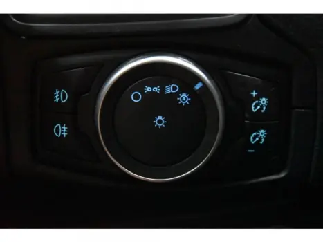 FORD Focus Hatch 1.6 16V 4P SE PLUS FLEX, Foto 13