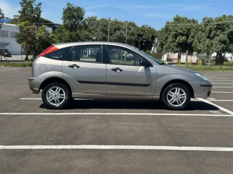 FORD Focus Hatch 1.6 4P, Foto 7