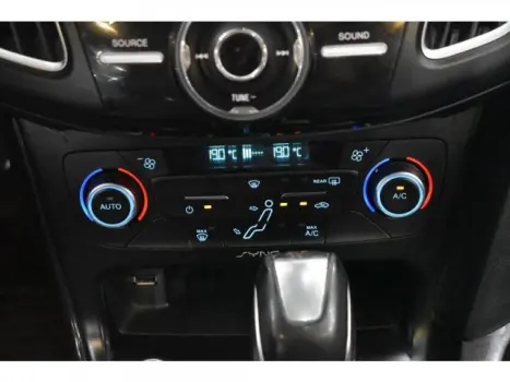 FORD Focus Hatch 2.0 16V 4P TITANIUM PLUS FLEX, Foto 10