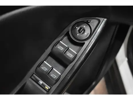 FORD Focus Hatch 2.0 16V 4P TITANIUM PLUS FLEX, Foto 12
