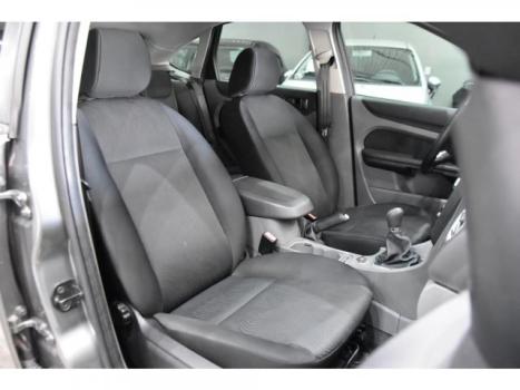 FORD Focus Hatch 2.0 16V 4P GLX, Foto 6