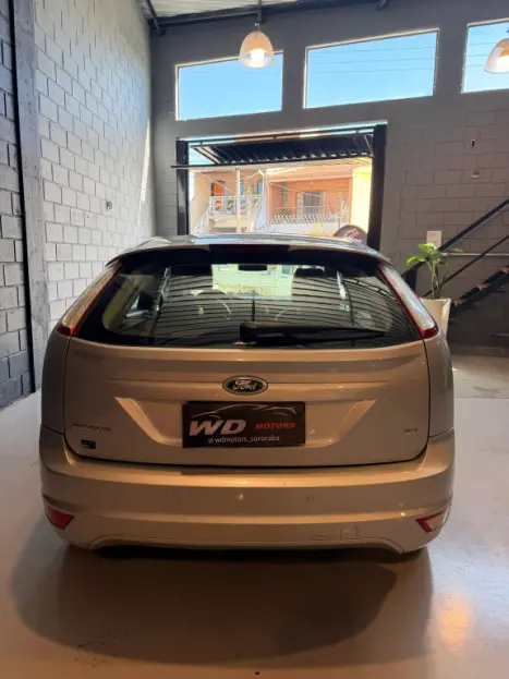 FORD Focus Hatch 2.0 16V 4P FC AUTOM�TICO, Foto 2