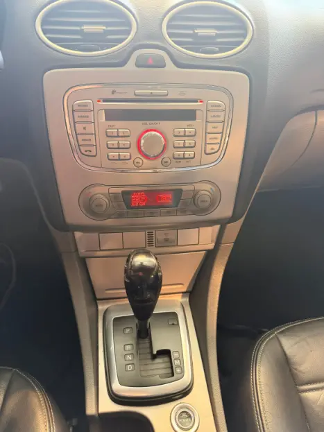 FORD Focus Hatch 2.0 16V 4P FC AUTOM�TICO, Foto 4