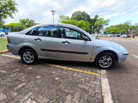 FORD Focus Hatch 2.0 16V 4P GHIA FLEX, Foto 2