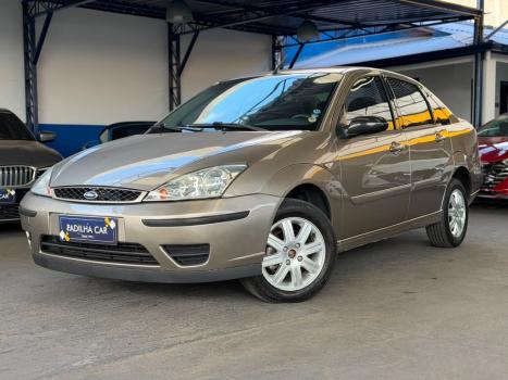 FORD Focus Sedan 1.6 4P GL FLEX, Foto 2