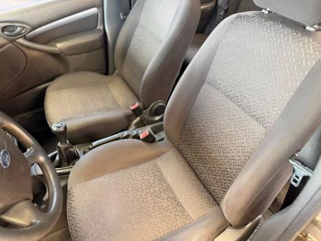 FORD Focus Sedan 1.6 4P GL FLEX, Foto 8