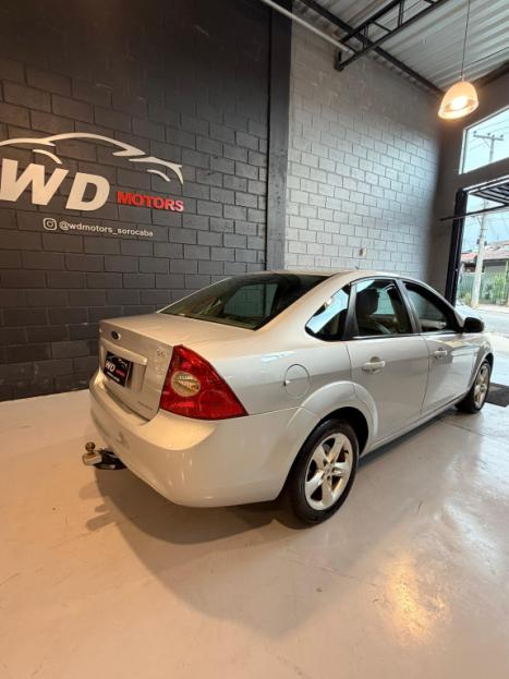 FORD Focus Sedan 2.0 16V 4P, Foto 6