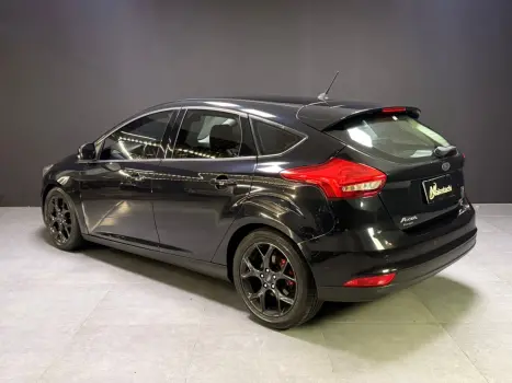 FORD Focus Sedan , Foto 2