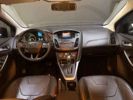 FORD Focus Sedan , Foto 8