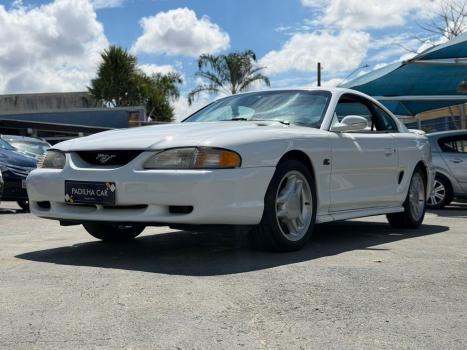 FORD Mustang 3.8 V6, Foto 2