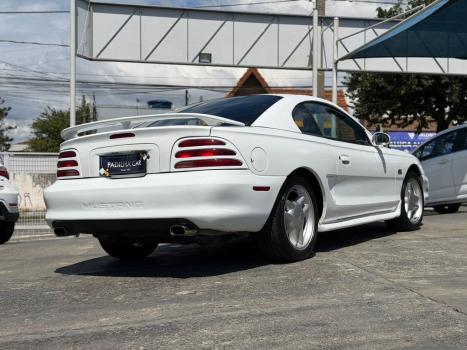 FORD Mustang 3.8 V6, Foto 4