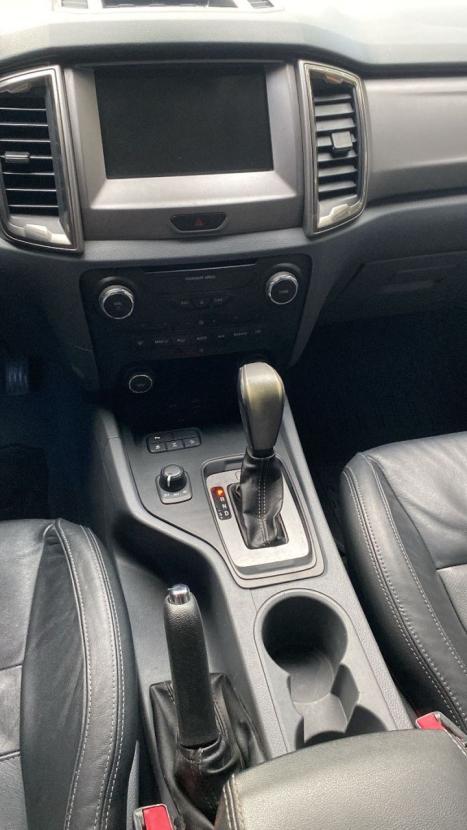 FORD Ranger 3.2 20V CABINE DUPLA 4X4 LIMITED PLUS TURBO DIESEL AUTOM�TICO, Foto 4