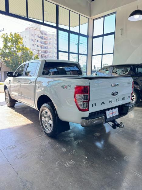 FORD Ranger 3.2 20V CABINE DUPLA 4X4 LIMITED TURBO DIESEL AUTOM�TICO, Foto 11
