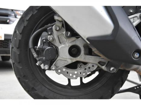 HONDA ADV 150 , Foto 8