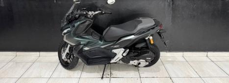 HONDA ADV 150 , Foto 2