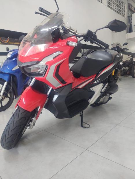 HONDA ADV 150 , Foto 2