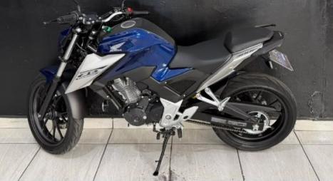 HONDA CB 300 F Twister FLEX ABS, Foto 2