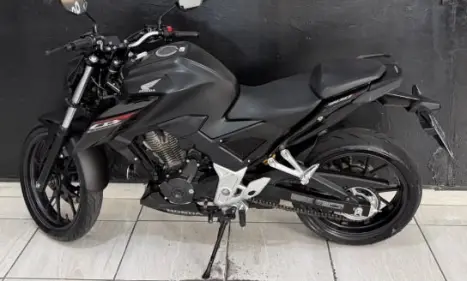 HONDA CB 300 F Twister FLEX ABS, Foto 2