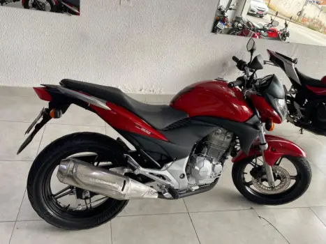 HONDA CB 300 R ESPECIAL EDITION, Foto 11