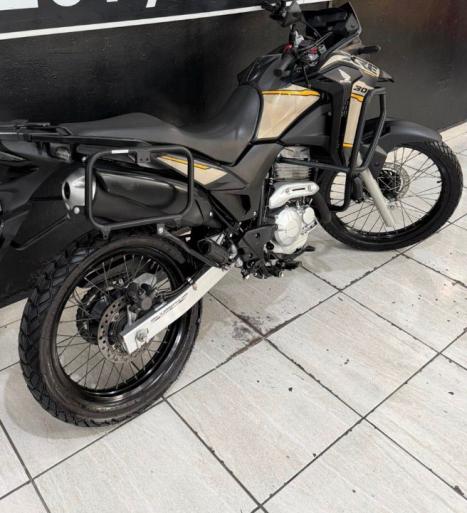 HONDA XRE 300 ADVENTURE, Foto 2