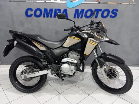 HONDA XRE 300 ADVENTURE, Foto 2