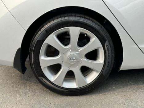 HYUNDAI Elantra 1.8 16V 4P GLS AUTOM�TICO, Foto 13