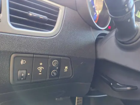 HYUNDAI Elantra , Foto 12