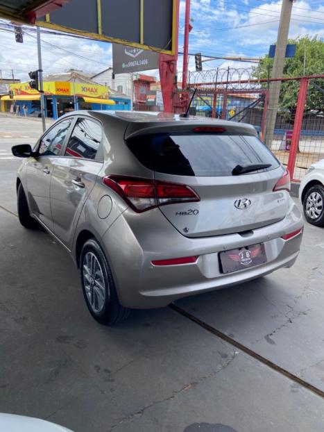 HYUNDAI HB 20 Hatch 1.6 16V 4P FLEX COMFORT PLUS AUTOM�TICO, Foto 10