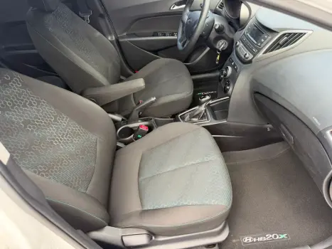 HYUNDAI HB 20 Hatch X 1.6 16V 4P STYLE FLEX AUTOM�TICO, Foto 9