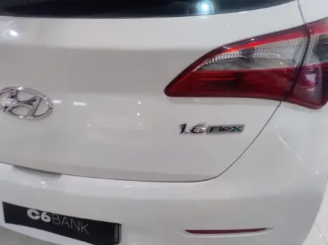 HYUNDAI HB 20 Hatch 1.6 16V 4P FLEX COMFORT PLUS, Foto 10