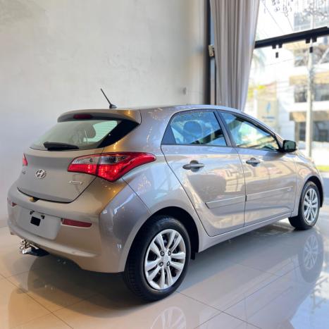 HYUNDAI HB 20 Hatch 1.6 16V 4P FLEX COMFORT PLUS AUTOM�TICO, Foto 15