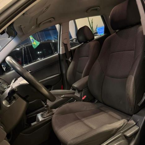 HYUNDAI I30 2.0 16V 4P, Foto 6