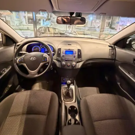 HYUNDAI I30 2.0 16V 4P, Foto 9